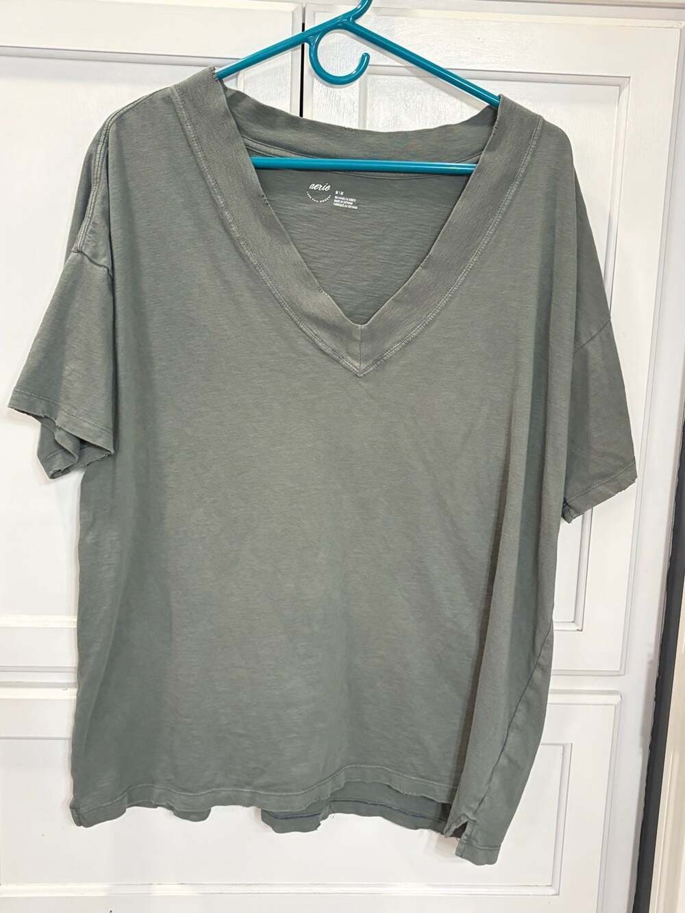 Aerie Extreme V-Neck Oversized Boyfriend T-Shirt Size M Green Cotton